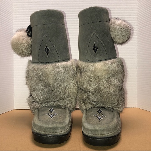 MANITOBAH MUKLUKS Snowy Owl Fur and Suede Beaded Winter Boots in Grey - Size 6 - Picture 15 of 16
